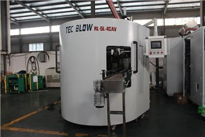 Soffiatrice a 4 cavità completamente automatica