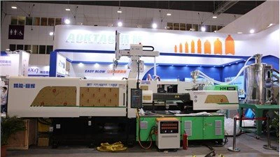 Soffiatrice per bottiglie d'acqua