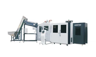 Macchina automatica per lo stampaggio mediante soffiatura ad allungamento